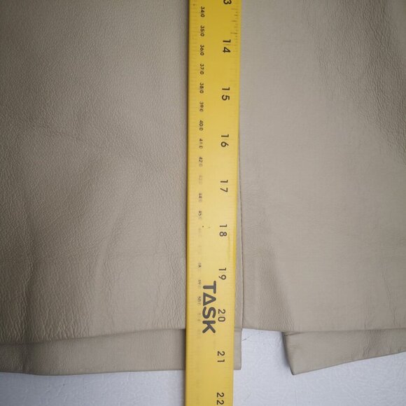 le chateau Ladies Size XL Cream Button Closure Cropped Leather Jacket/Blazer - Picture 9 of 9